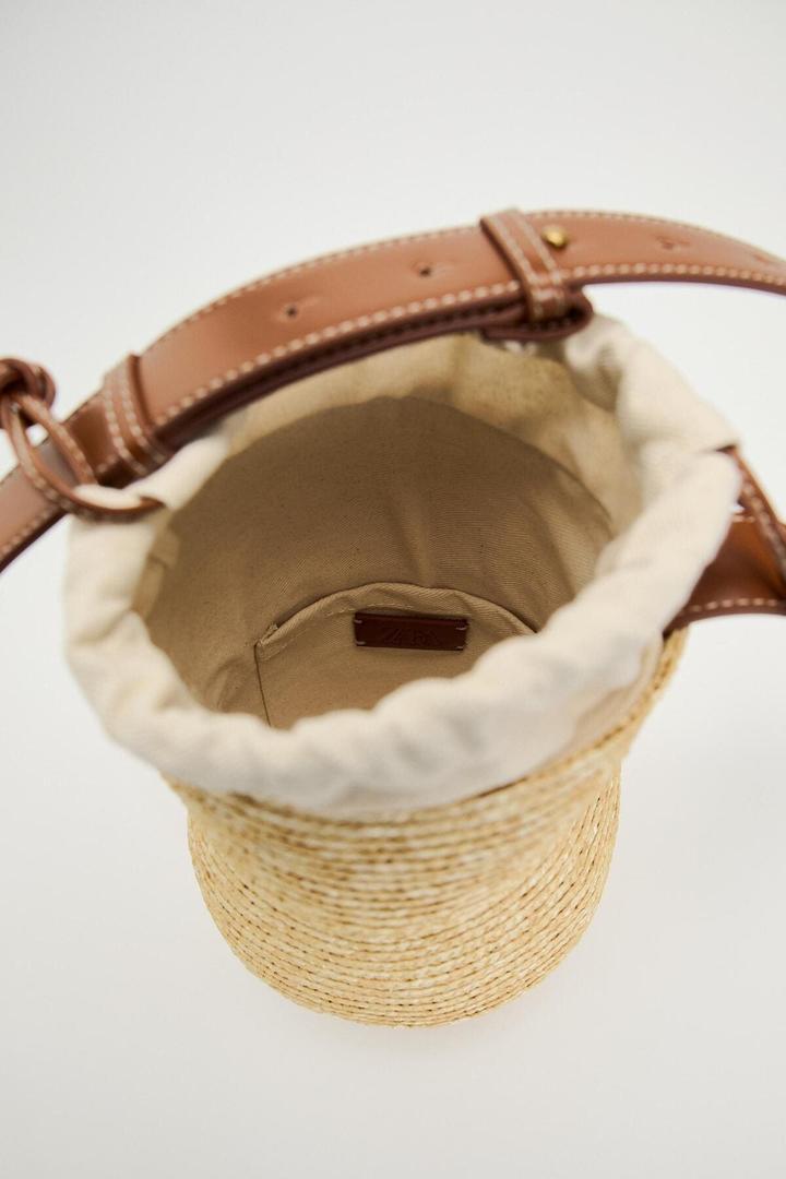 El nuevo bolso formato cesta de Zara