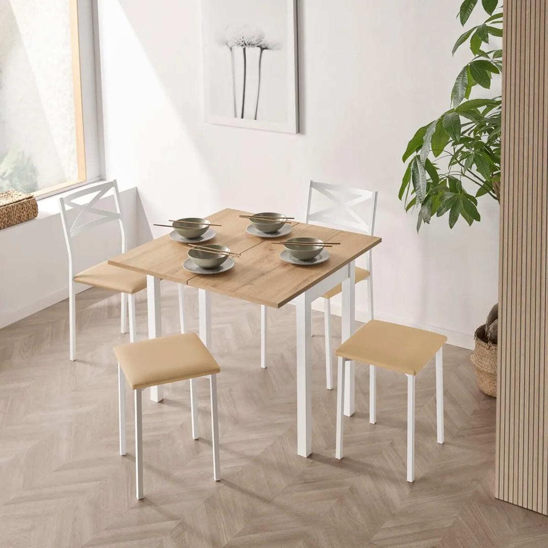 El nuevo conjunto de cocina de mesas y cuatro sillas Nube de Leroy Merlin