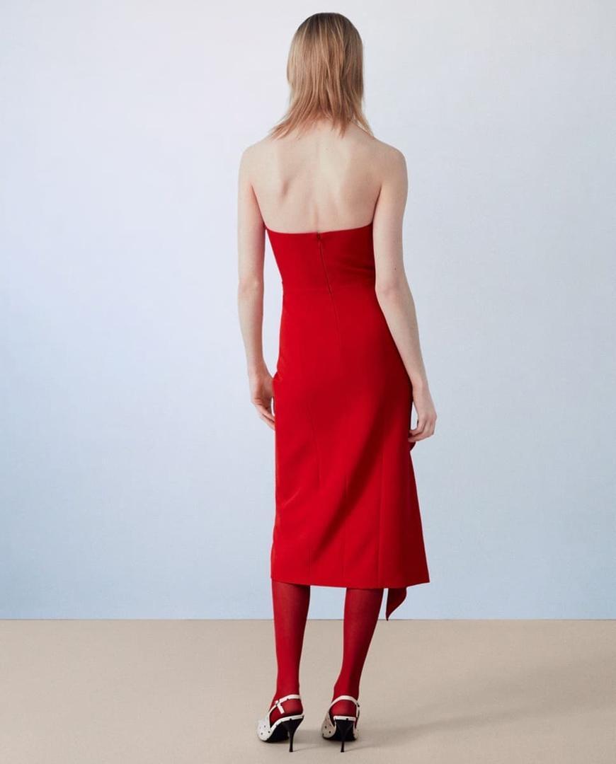 Vestido ajustado midi de volantes con rosa de Sfera en El Corte Inglés