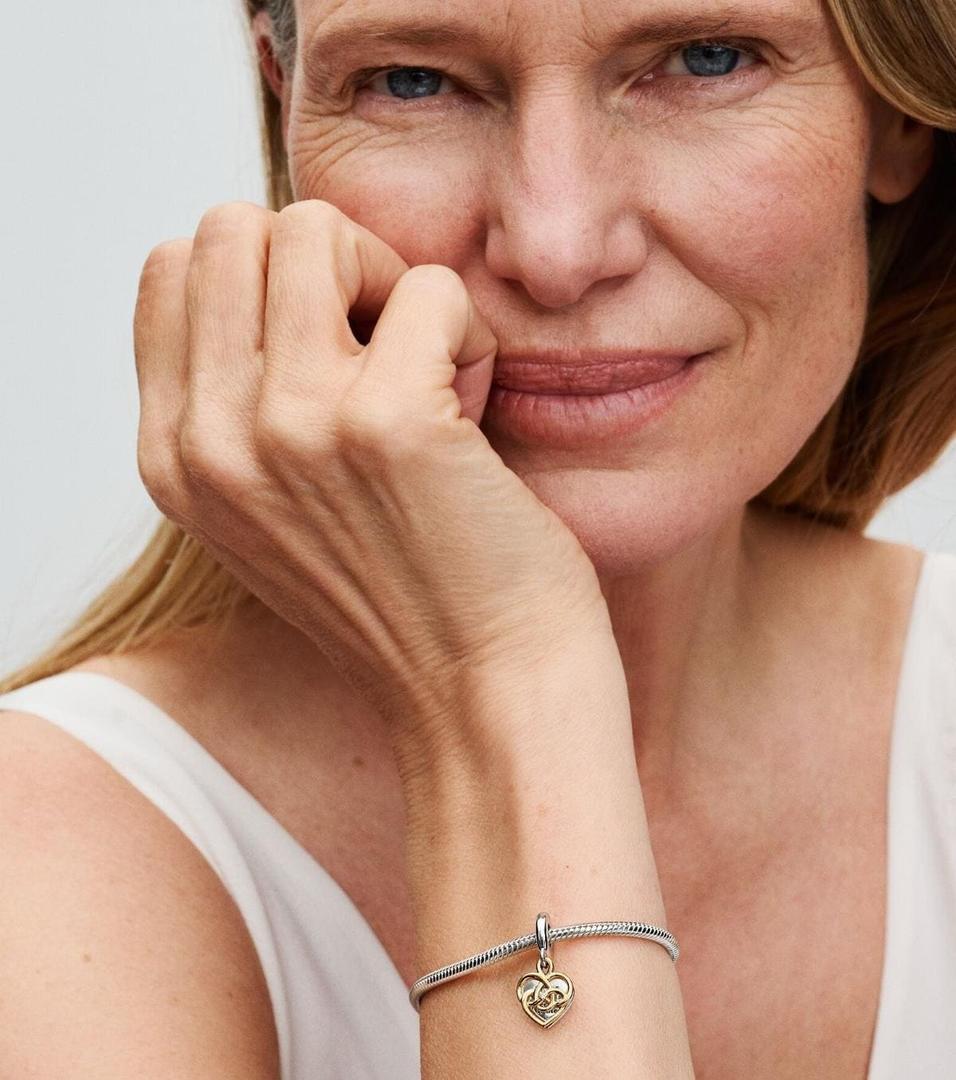 Charm Colgante Doble Grabable Mama con un Diamante Sintético de Pandora