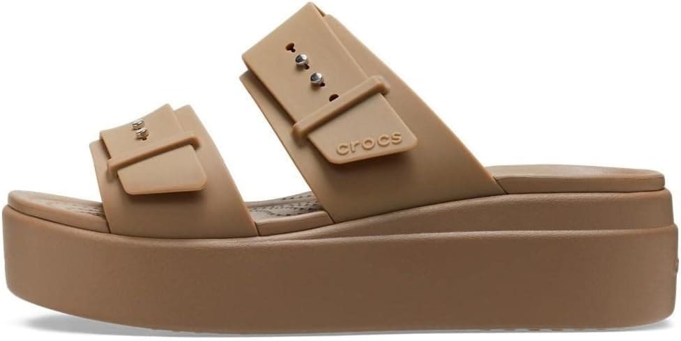 Las sandalias de dos tiras y hebillas de Crocs en Amazon