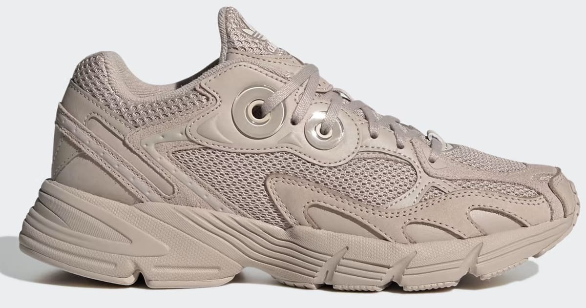 Las zapatillas modelo Astir color cuarzo de Adidas