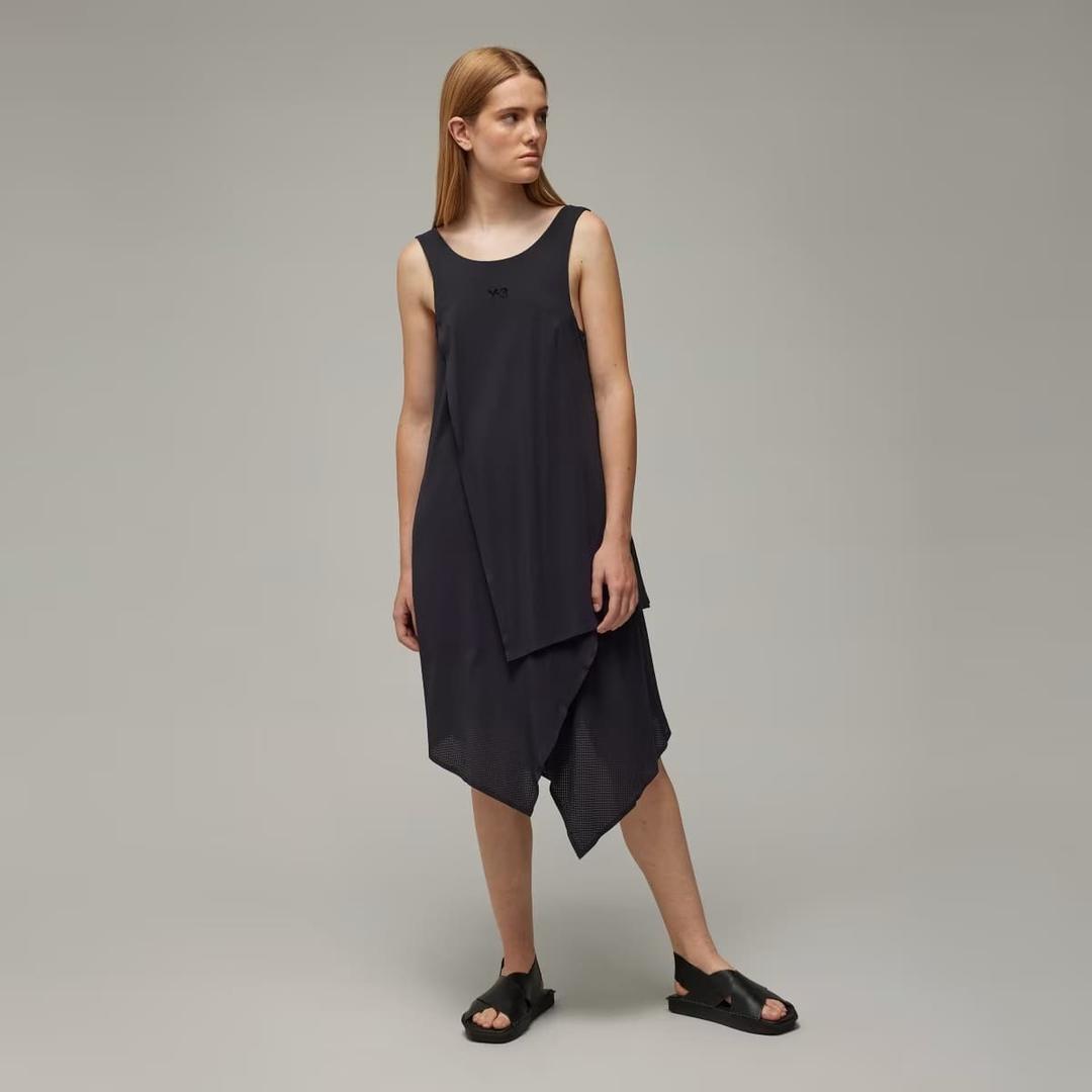 El vestido de tirantes Y-3 de Adidas