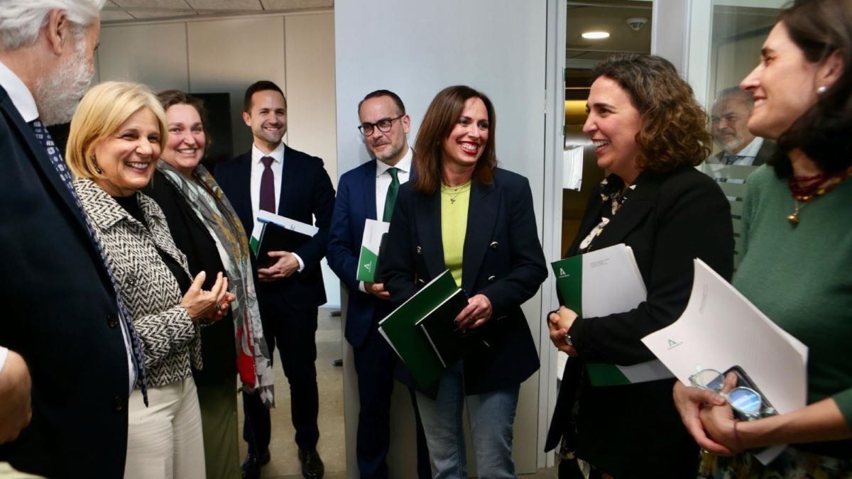 Rocío Díaz, y la alcaldesa de Jerez, María José García-Pelayo