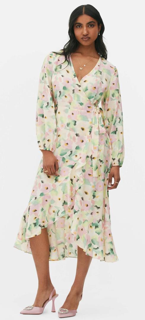 Vestido midi cruzado con volante y manga larga de Primark