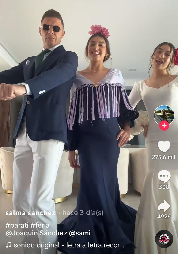 Joaquín Sánchez baila 'La Sevillana' de Omar Montes junto a su hija Salma y una amiga