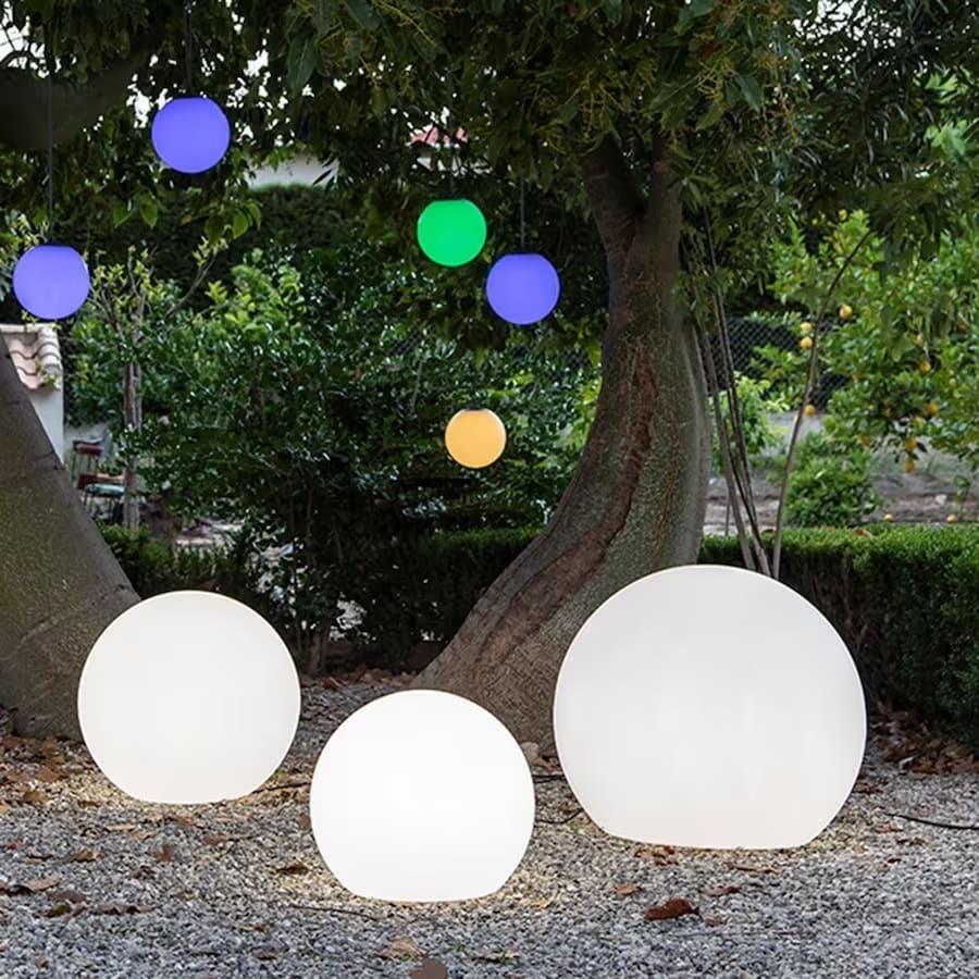 La lámpara de exterior Buly 40 Floating New Garden de El Corte Inglés