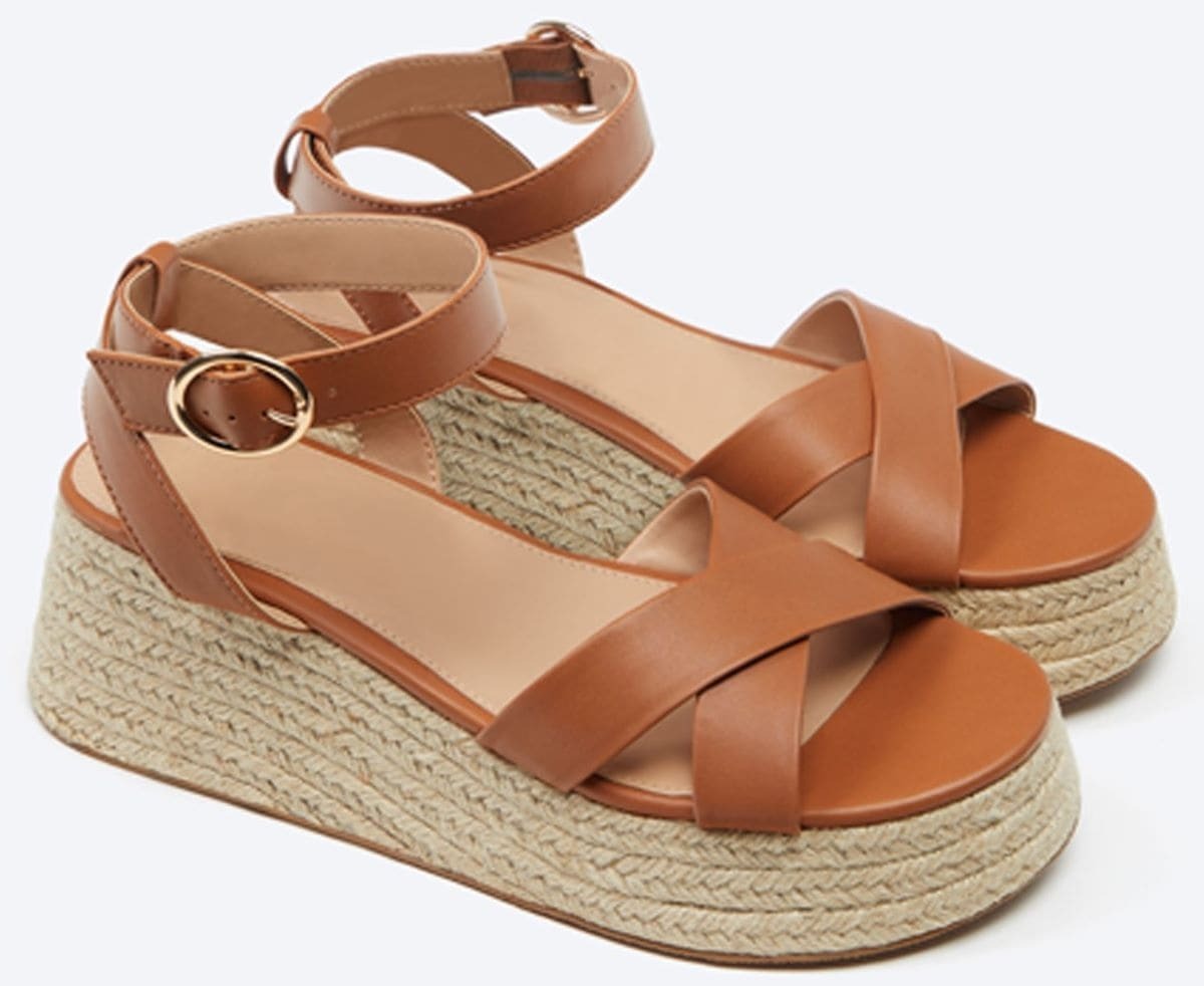 Sandalia plataforma yute de Lefties