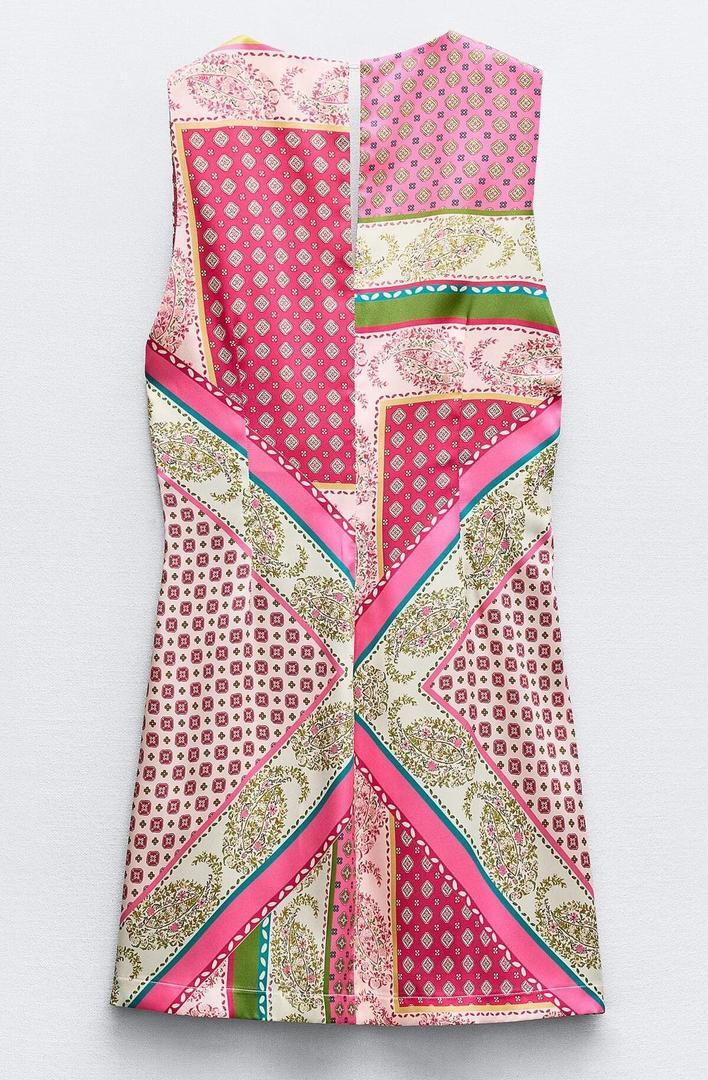 El vestido estampado patchwork de Zara