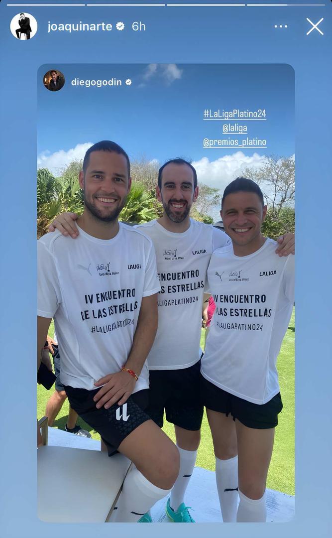 Joaquín Sánchez junto a Mario Suárez y Diego Godín en la Riviera Maya