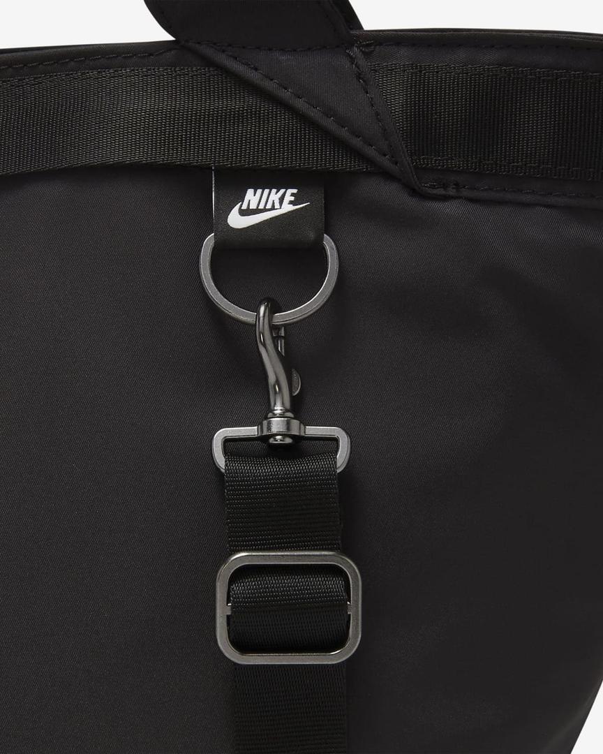 El bolso de doble asa modelo Sportswear Futura Luxe de Nike