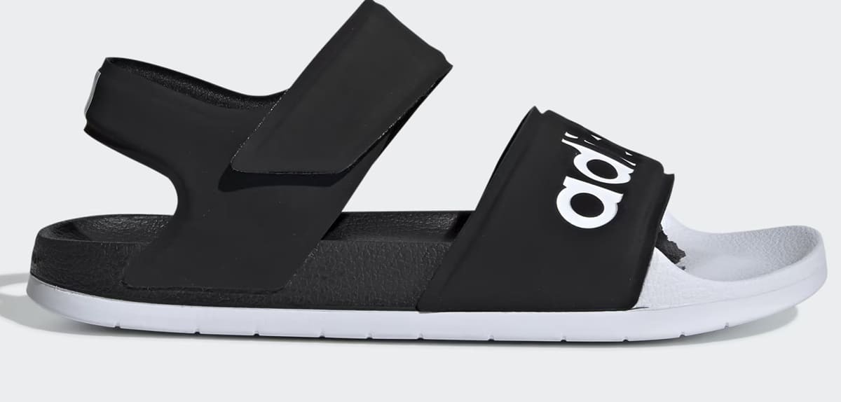 La sandalia modelo Adilette de Adidas