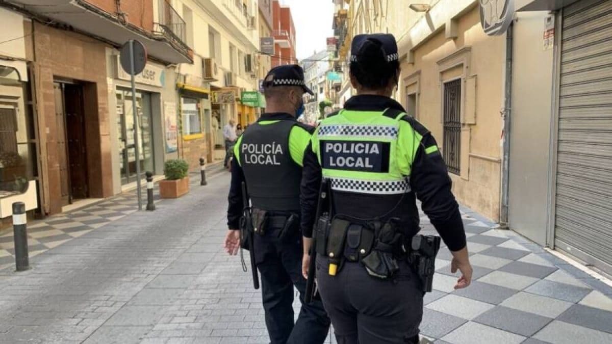 Policías locales en Tarifa