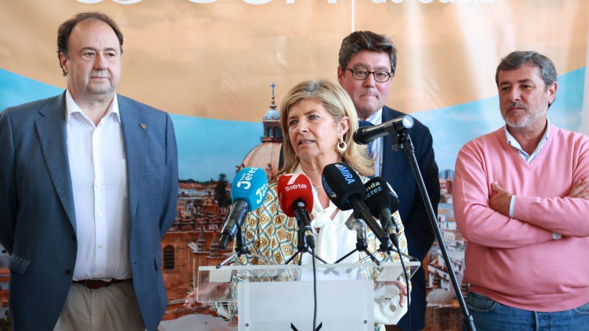 Isabel Paredes en la III Feria de Formación Profesional en el Campus de Jerez | Cristo García