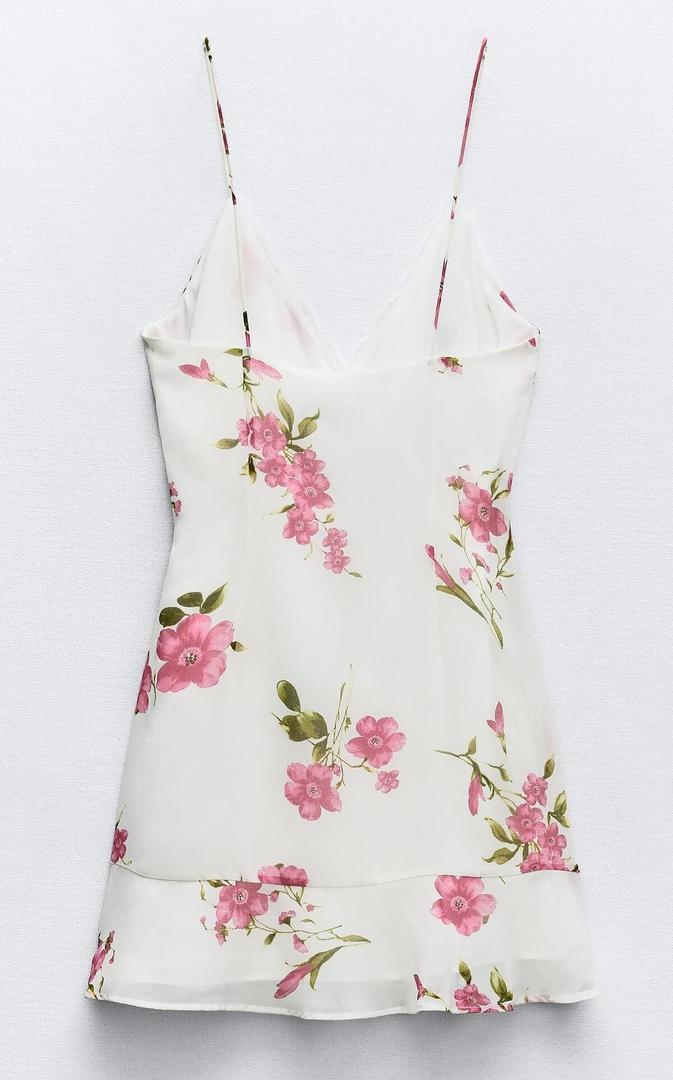 El vestido mini estampado con encaje de Zara