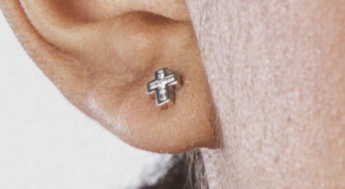 Pendientes de cruz de oro blanco y diamantes Les Classiques de Tous