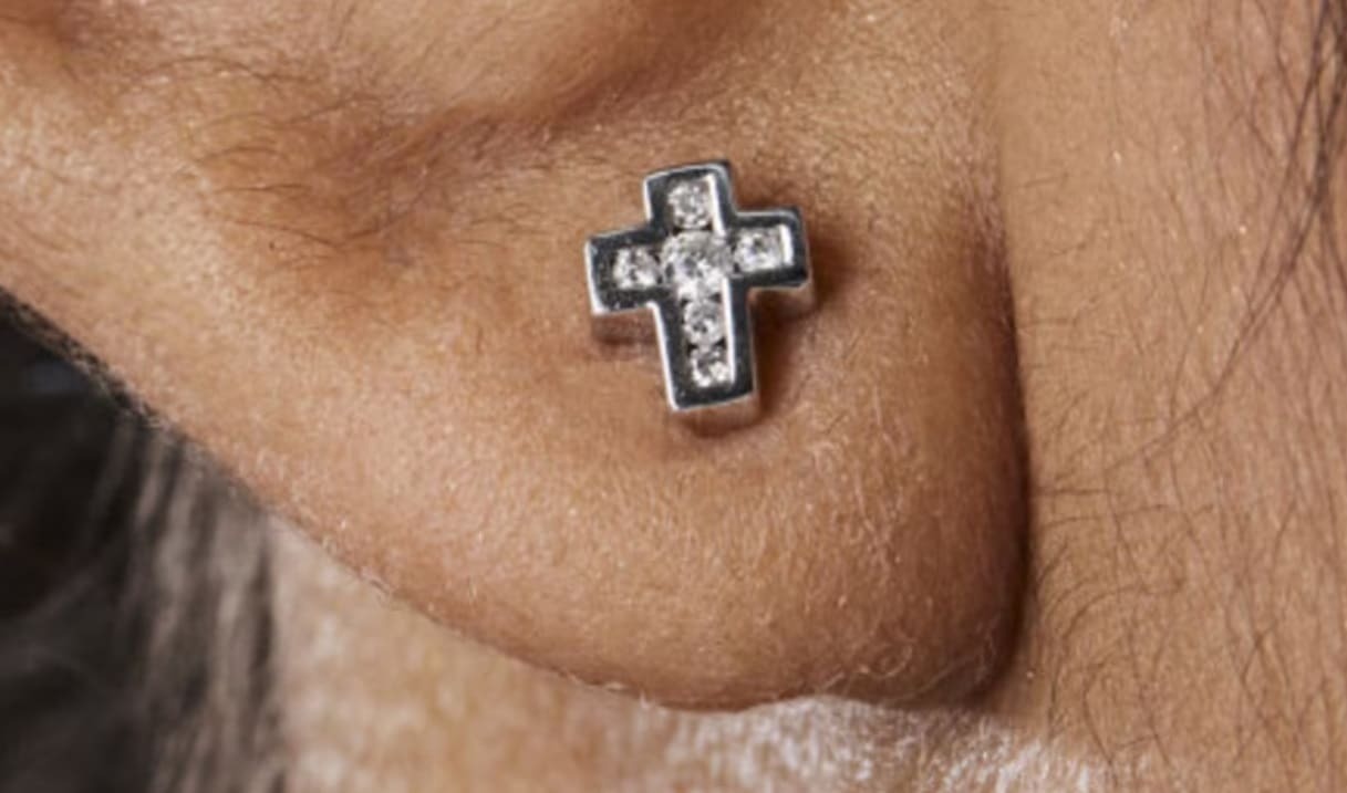 Pendientes de cruz de oro blanco y diamantes Les Classiques de Tous