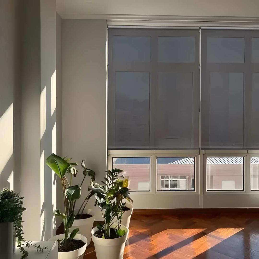 El estor enrollable screen Térmico Alu gris de Leroy Merlin