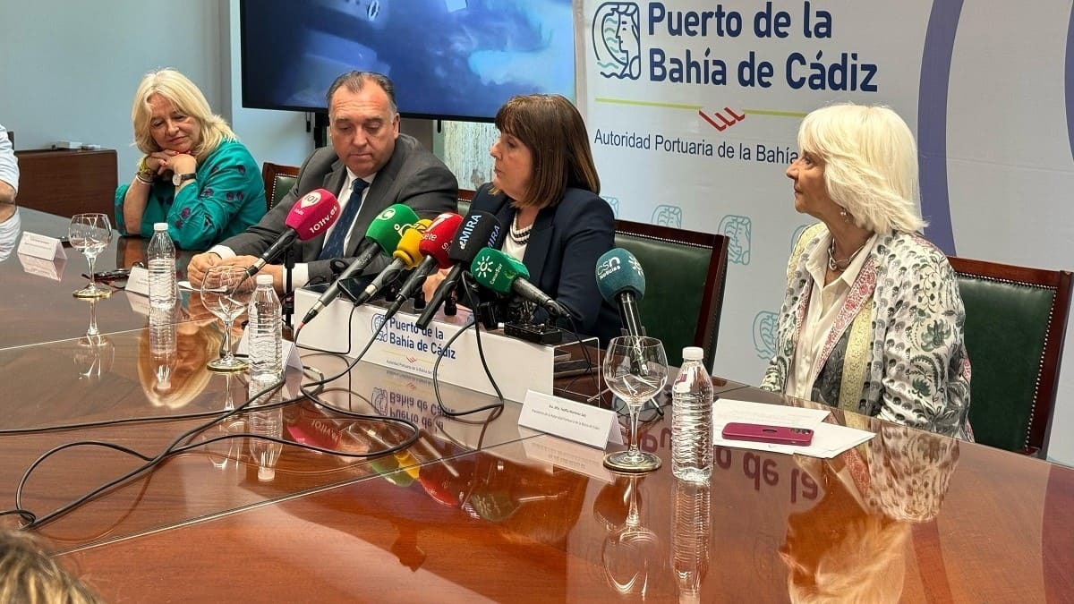 El consejero de Turismo, Arturo Bernal ha presidido el acto