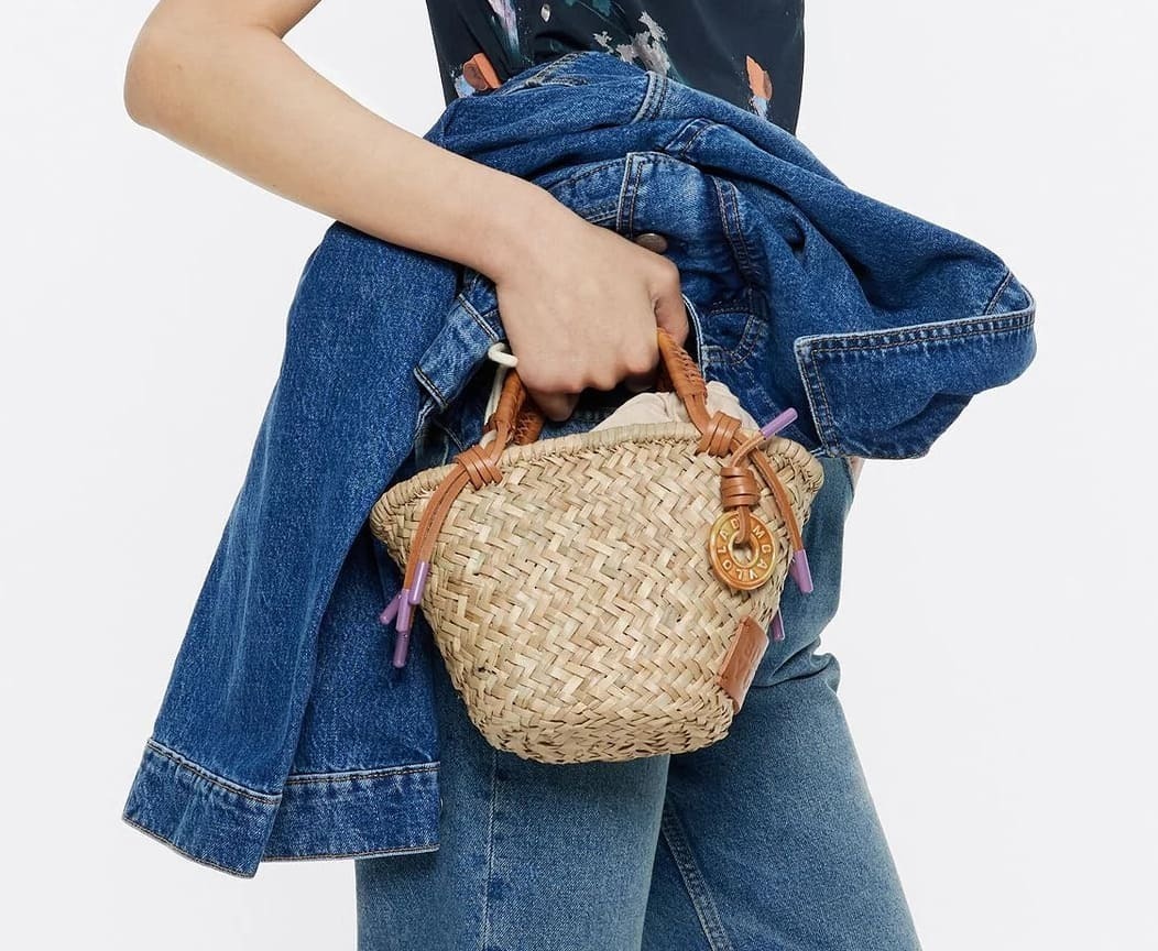 El nuevo bolso capazo pequeño natural de Bimba y Lola