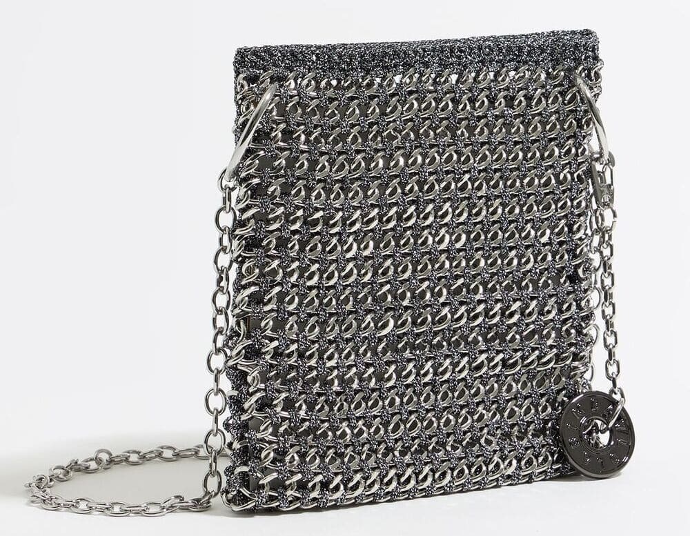 El nuevo bolso plano mini de crochet de cadena plata de Bimba y Lola