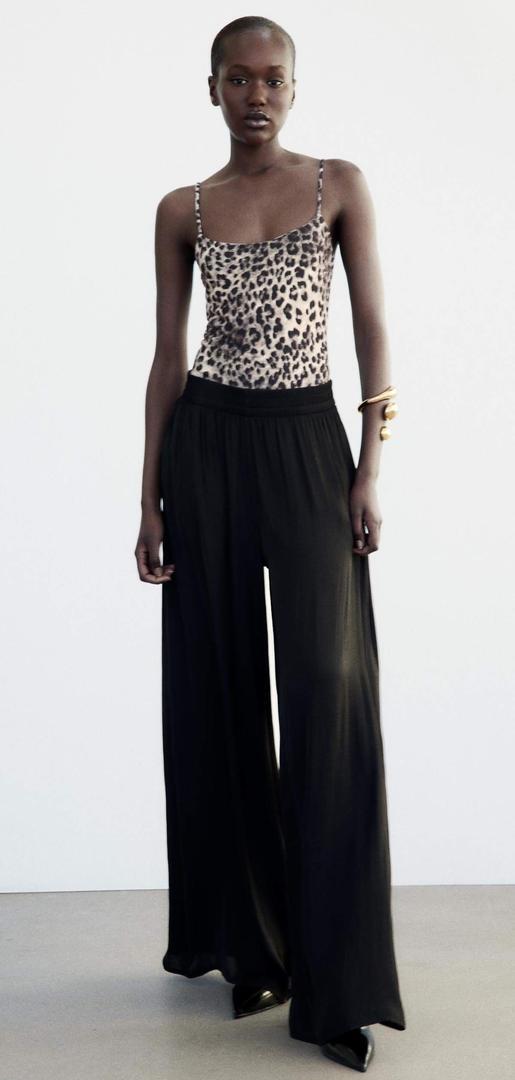 Pantalón con cintura elástica de Zara