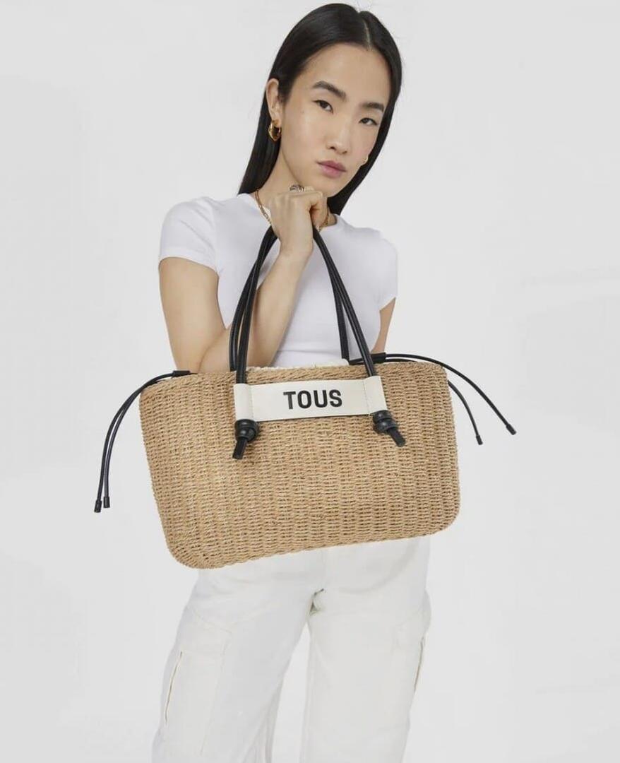 El bolso capazo grande negro Scoubidou de Tous