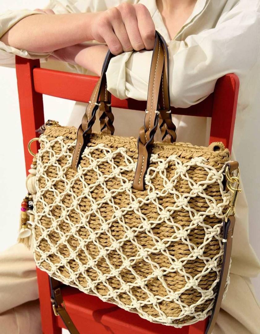 Bolso shopper efecto rafia de Parfois