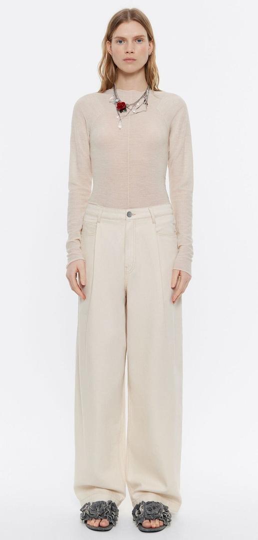 El pantalón denim de pinza en color crudo de Bimba y Lola