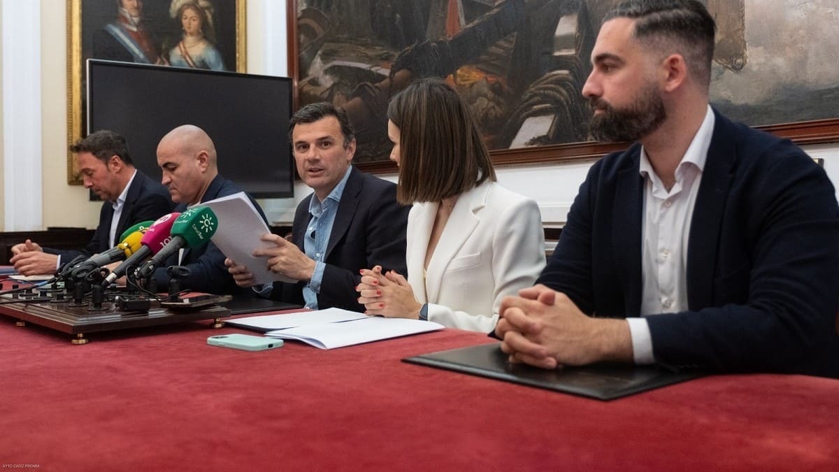 El regidor ha estado acompañado de algunos de los integrantes de su Equipo de Gobierno