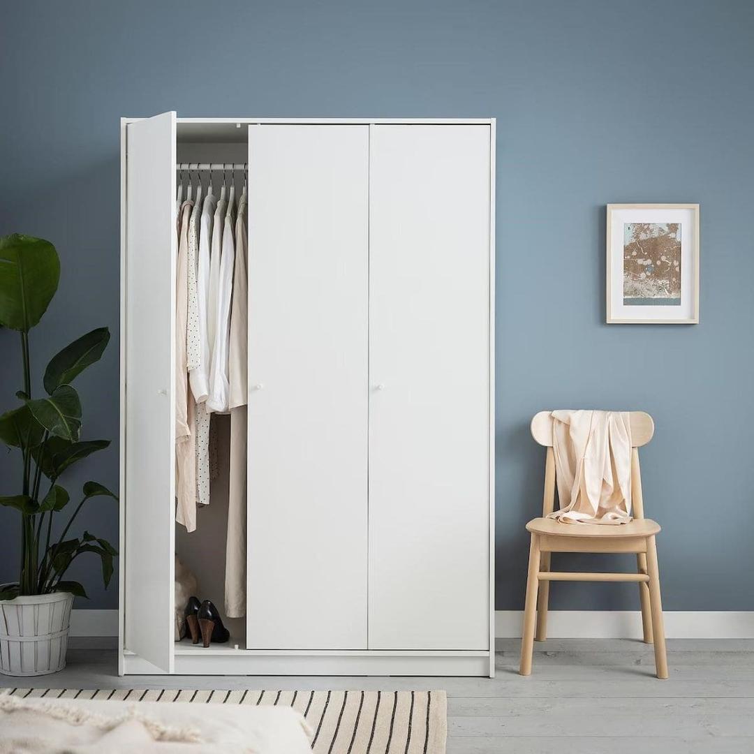 Armario de 3 puertas KLEPPSTAD