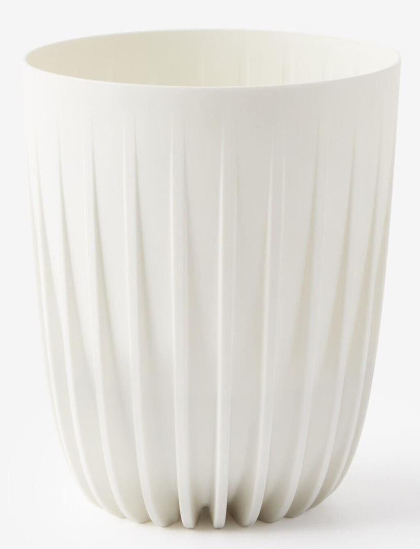 Maceta pequeña de material reciclado