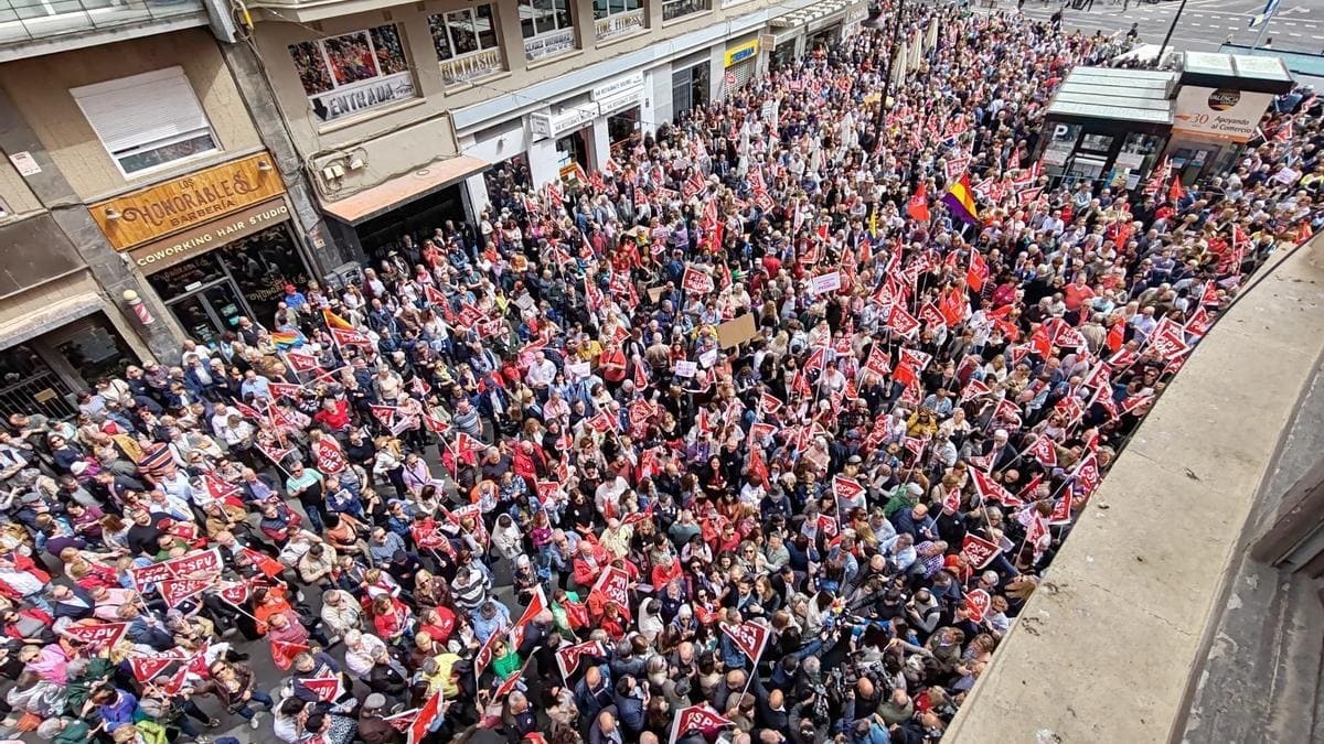 Concentración en apoyo a Pedro Sánchez