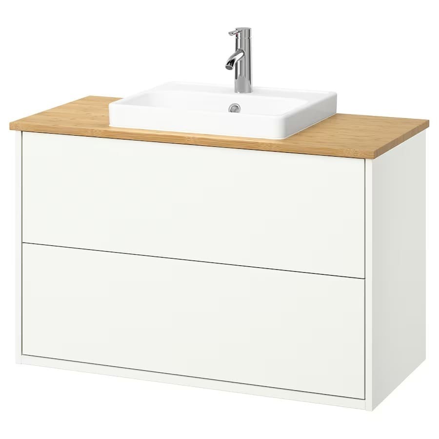 El nuevo mueble con cajones de lavabo y grifo blanco bambú HAVBÄCK de Ikea