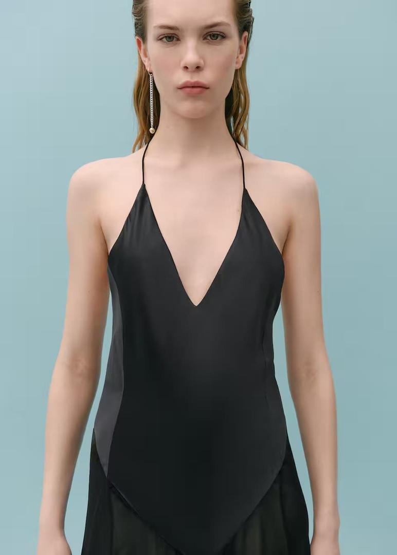 El vestido de seda semitransparente de cuerpo combinado de Mango