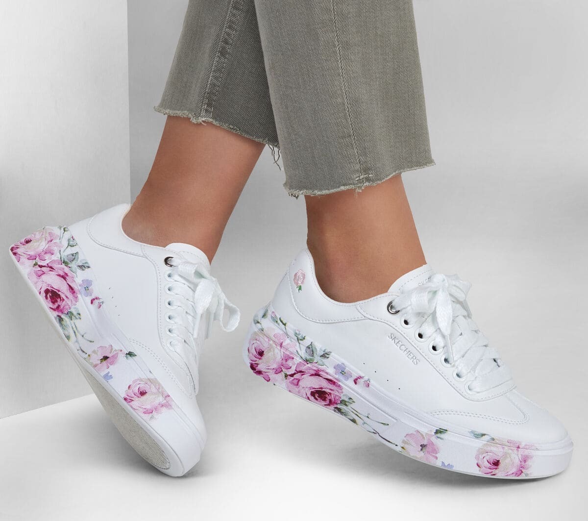 Las nuevas zapatillas Cordova Classic - Painted Florals de Skechers