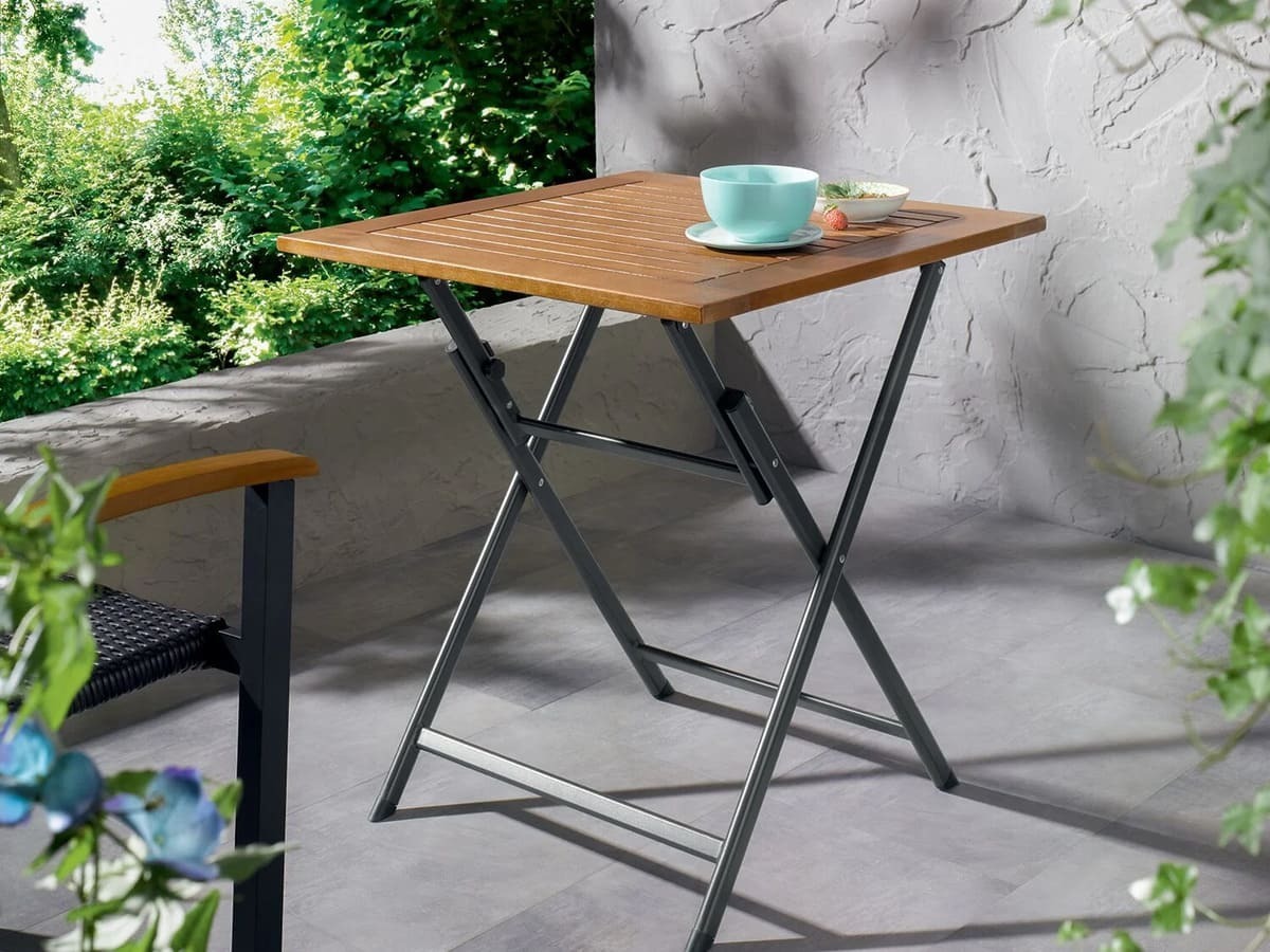 La mesa plegable de madera Valencia de exterior en Lidl