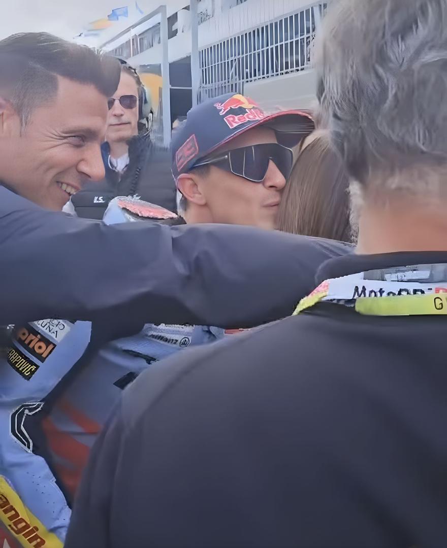 Joaquín junto a Marc Márquez en el Circuito de Jerez