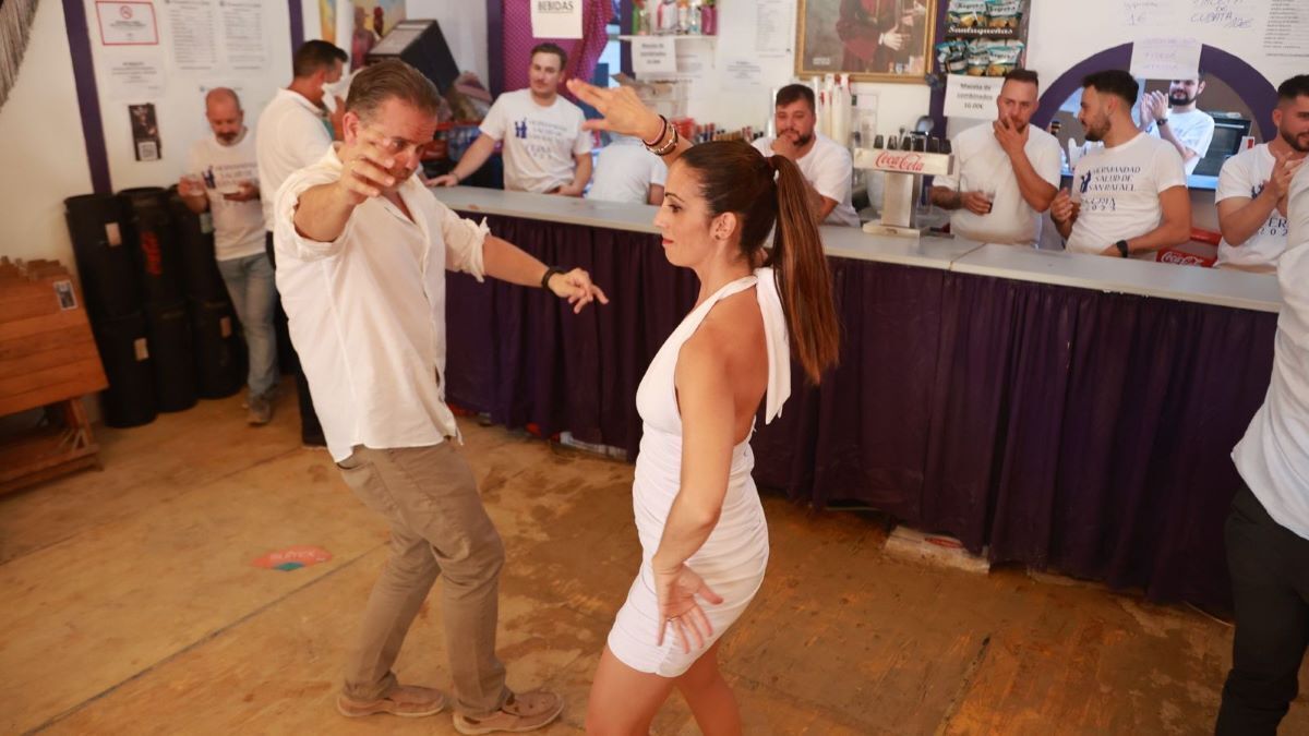 Baile en una caseta en la Feria del Caballo de Jerez