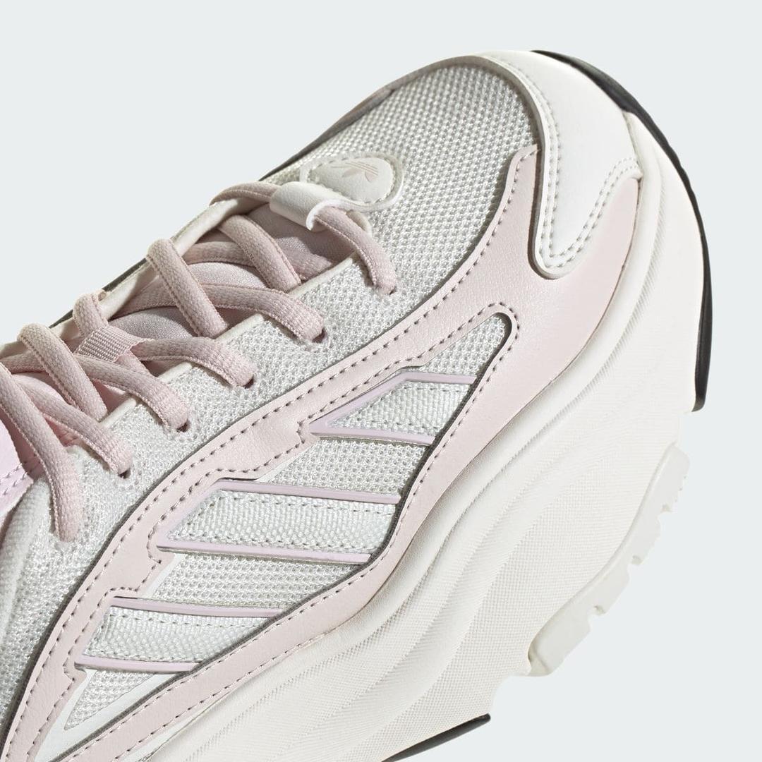 Zapatilla estilo chunky Adidas Ozgaia