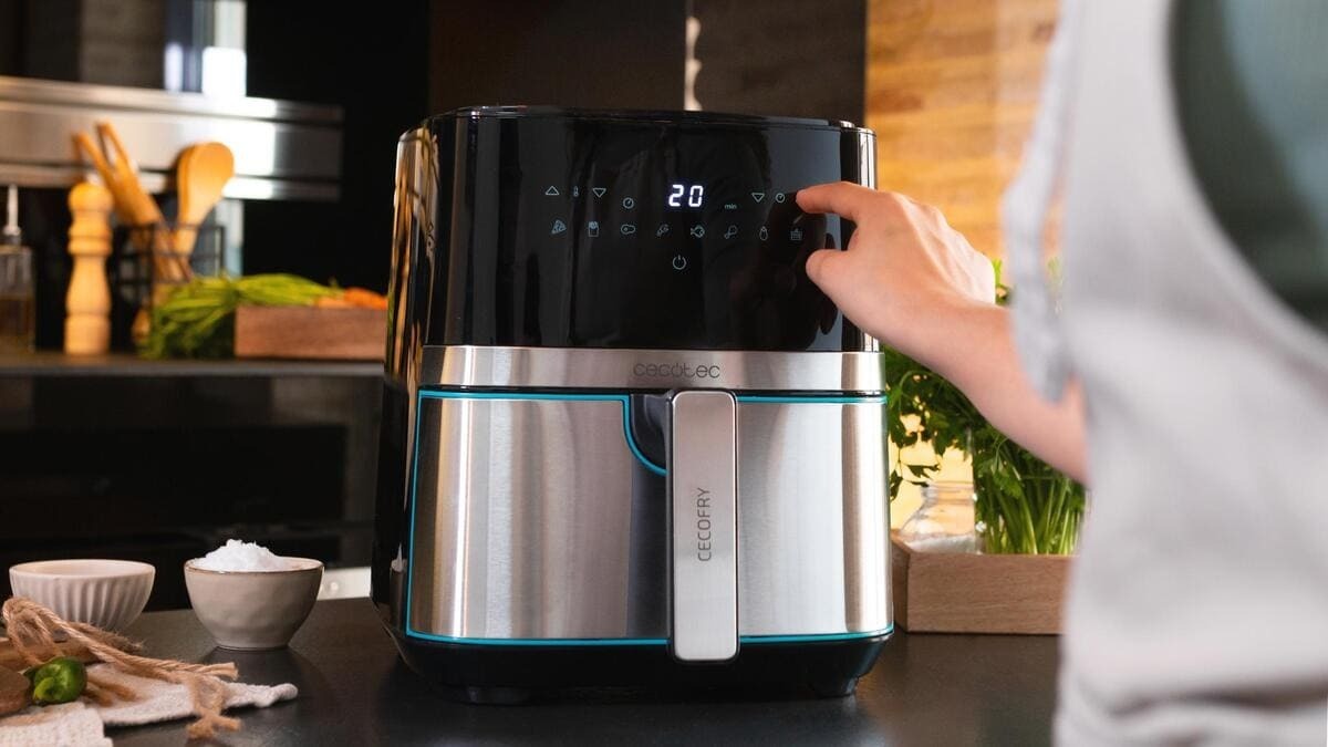 La freidora de aire Cecofry Full Inox Pro 5500 con 1700 W y 5,5 litros de Cecotec