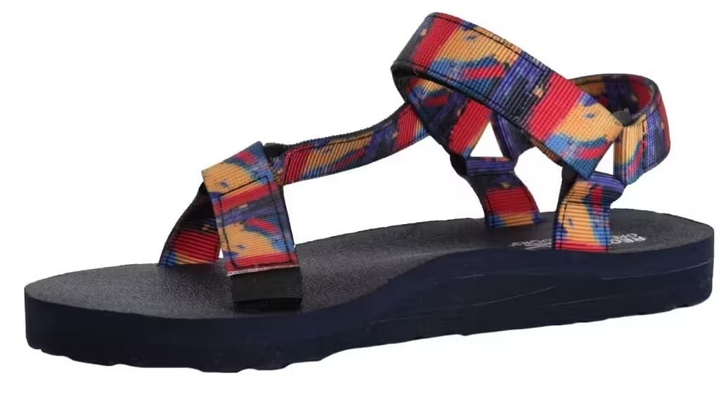 Las sandalias Lady Vendeavour con diseño de pincelada de Regatta en Decathlon