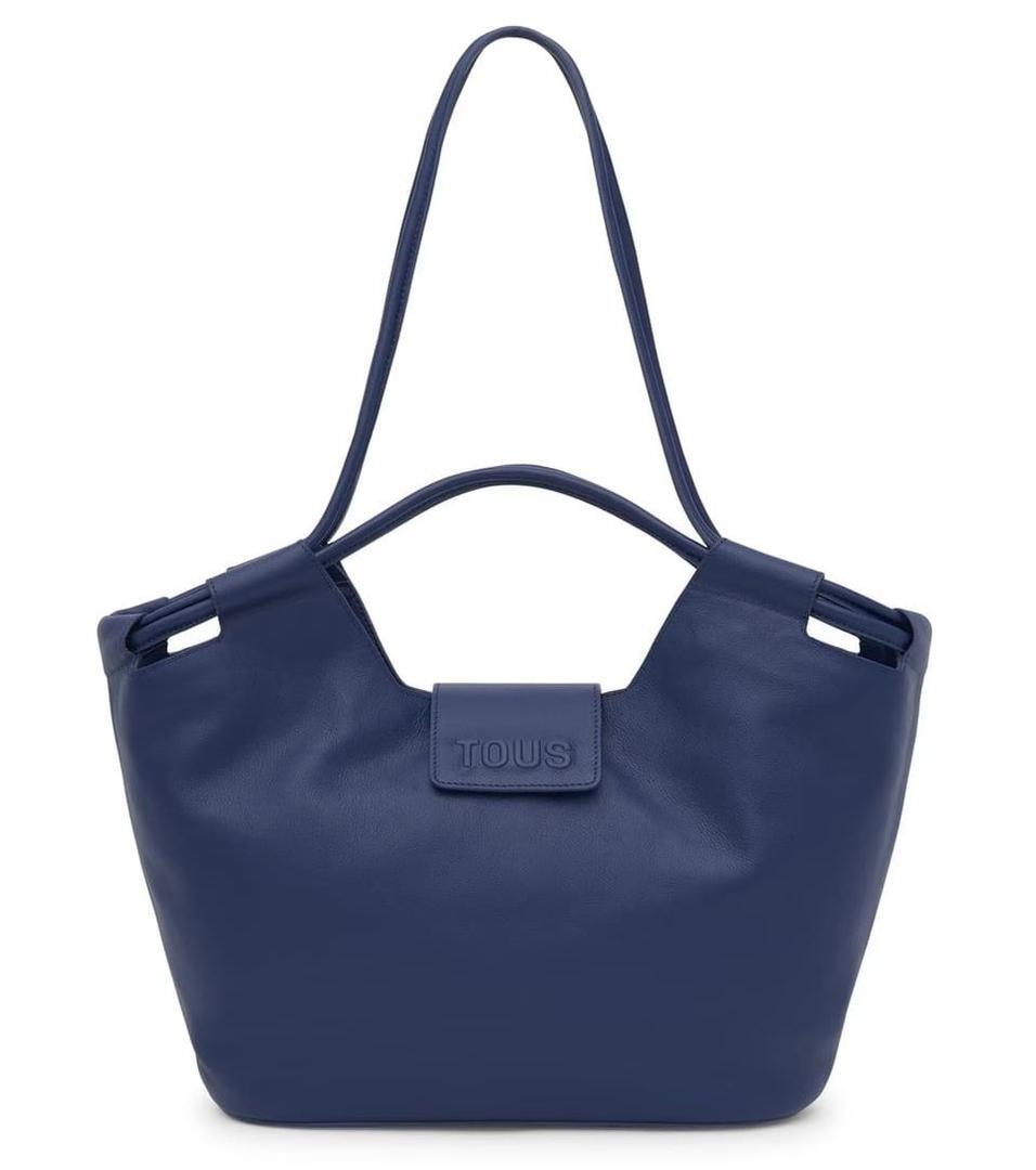 El nuevo bolso capazo grande de piel azul marino Tous Sun