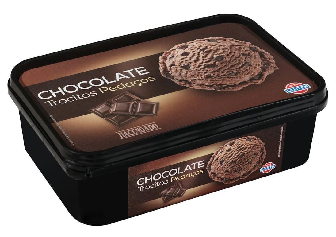 Helado de chocolate con trocitos sabor chocolate