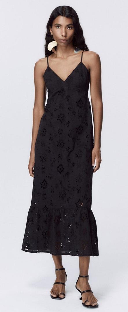 El nuevo vestido largo de tirantes calado de Sfera