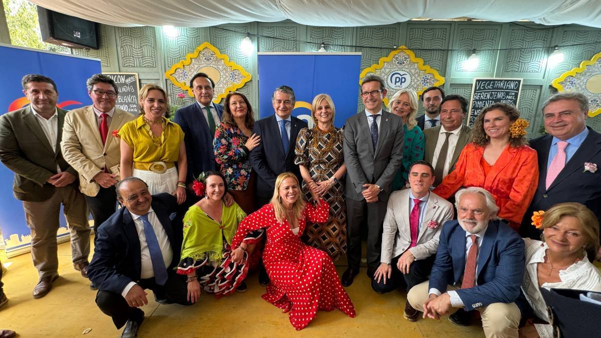 Encuentro de los populares en la caseta del PP en la Feria del Caballo | Cristo García