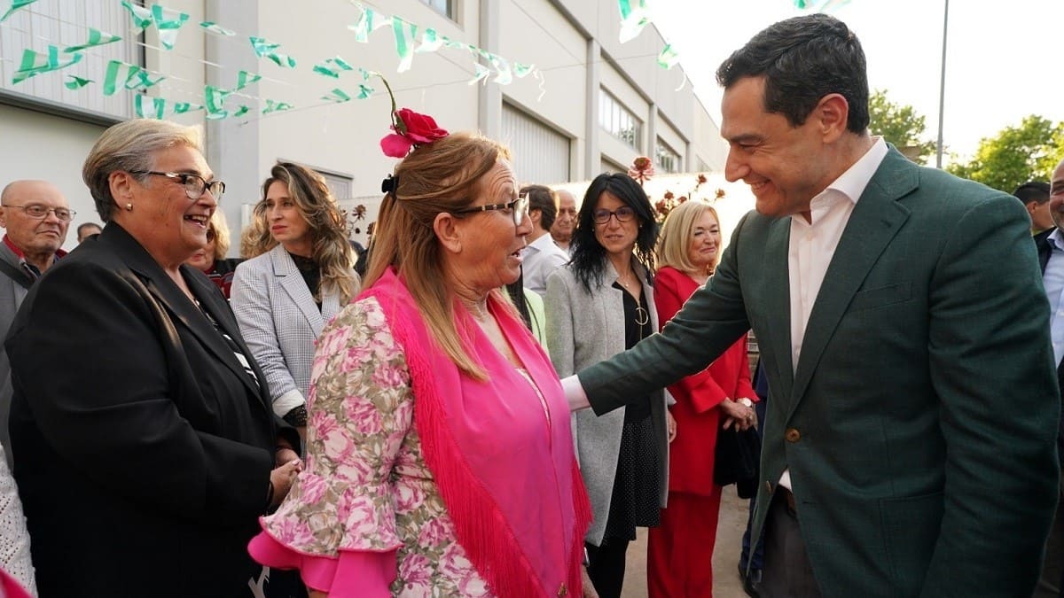 Juanma Moreno se encuentra estos días en Cataluña