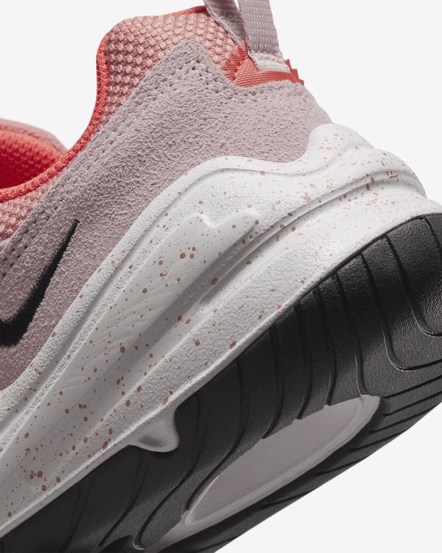 Nike Tech Hera en color rosa