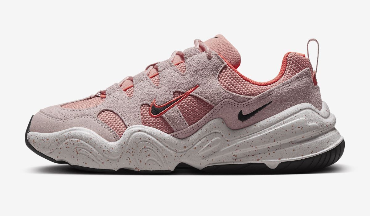 Nike Tech Hera en color rosa