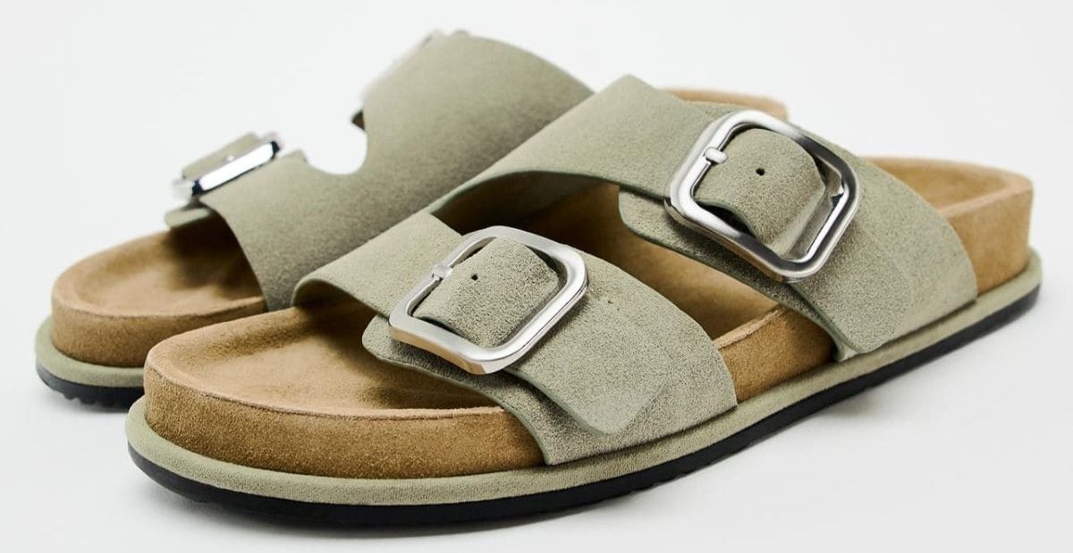 Sandalias de serraje con hebillas